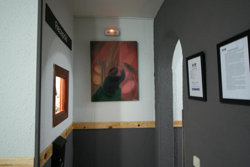 Hostal Restaurante Avenida De Madrid Terrassa Esterno foto
